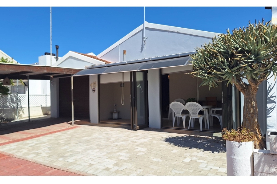 3 Bedroom Property for Sale in Hannasbaai Western Cape